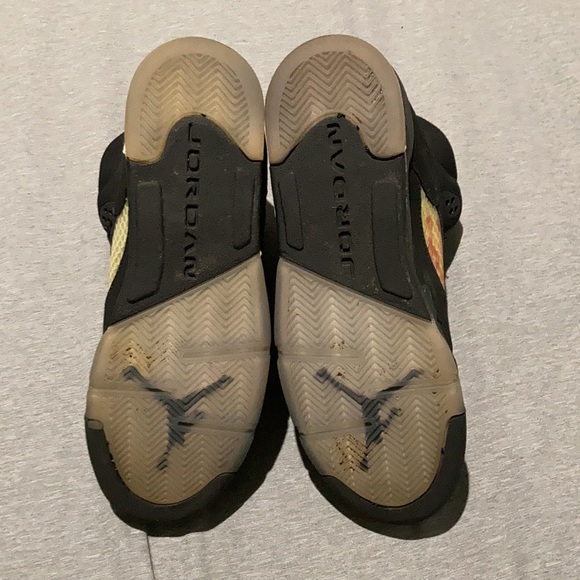 Air Jordan 5 Retro - Picture 5 of 7